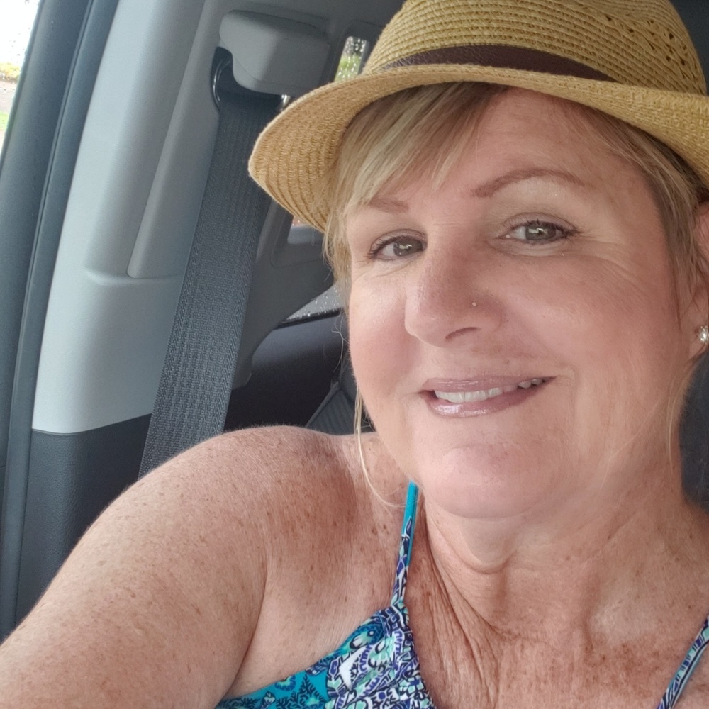 Meet your Posher, Denise